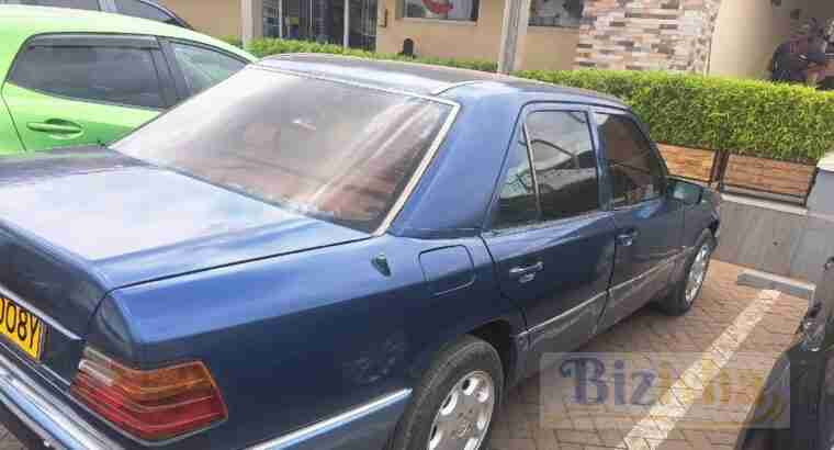 Mercedes-Benz E200
